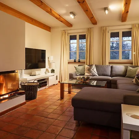 Exklusives Holzhaus Villa