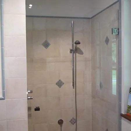 Exklusives Holzhaus Villa