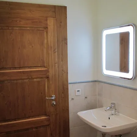 Exklusives Holzhaus Villa