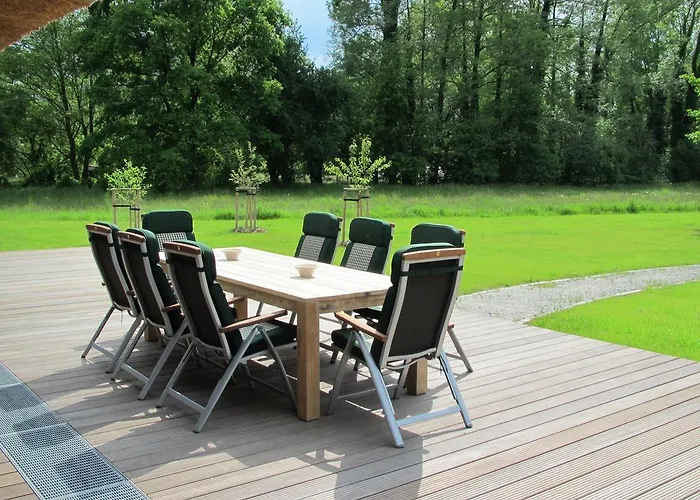 Exklusives Holzhaus ヴィラ ブルク