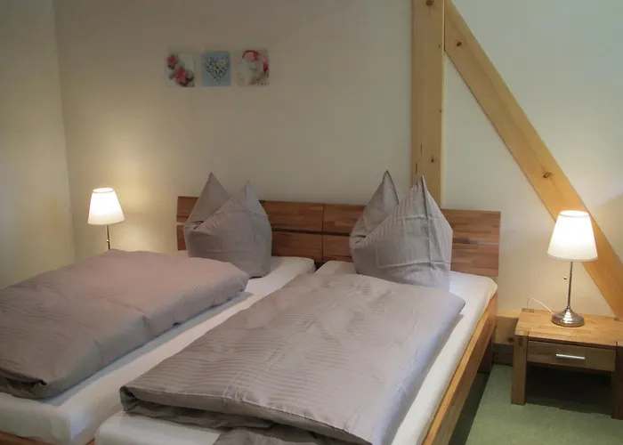 ヴィラ Exklusives Holzhaus ブルク